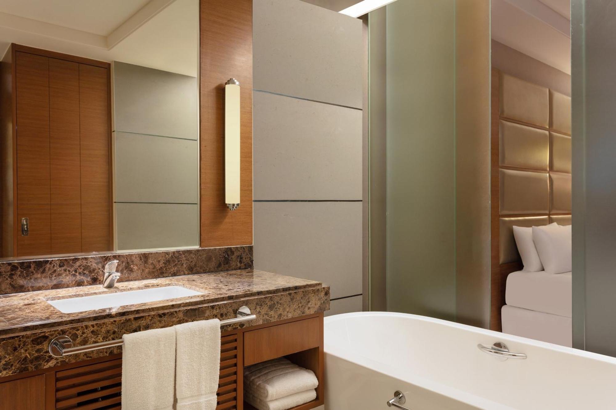 The Westin Chennai Velachery מראה חיצוני תמונה