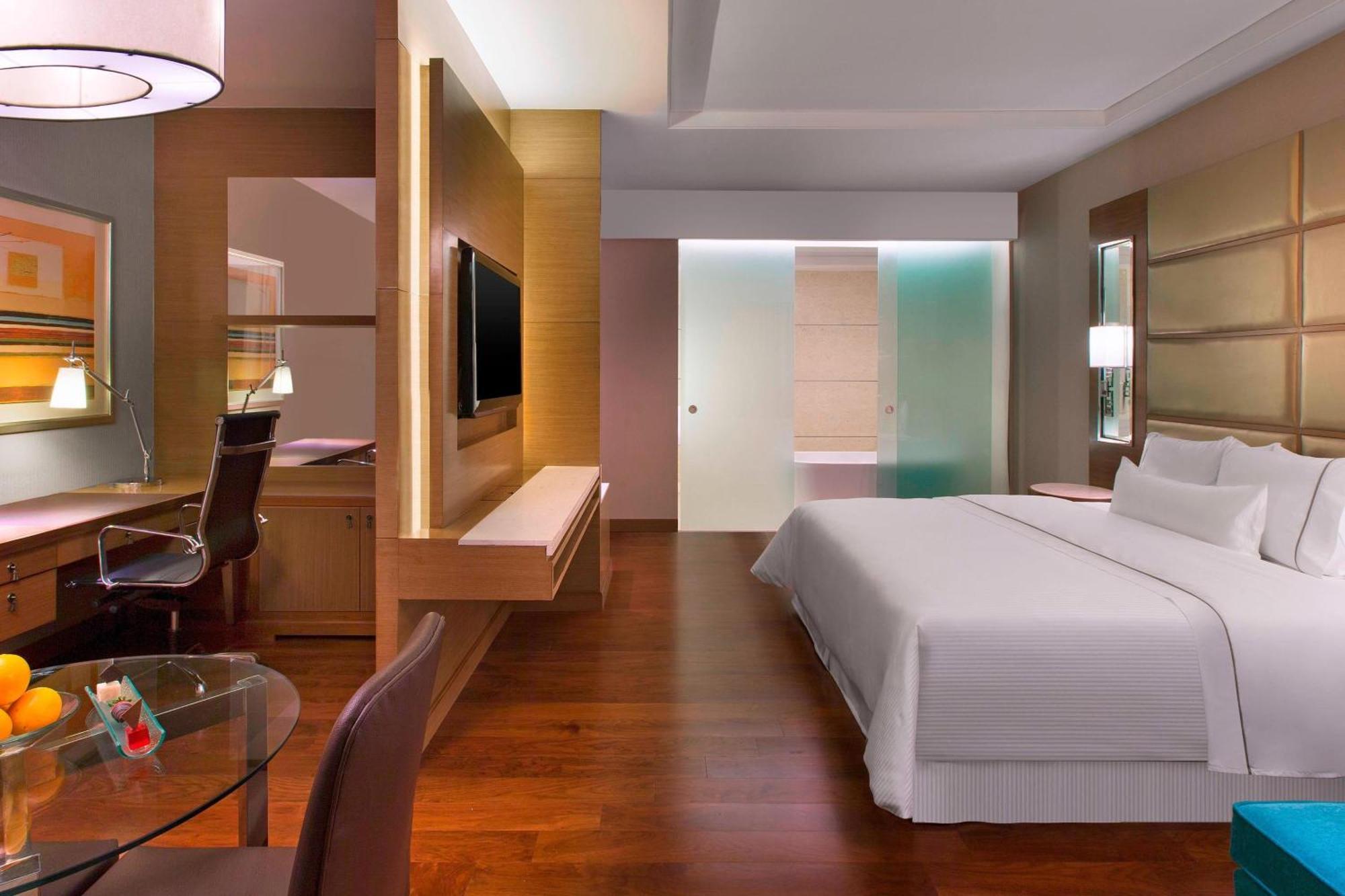 The Westin Chennai Velachery מראה חיצוני תמונה